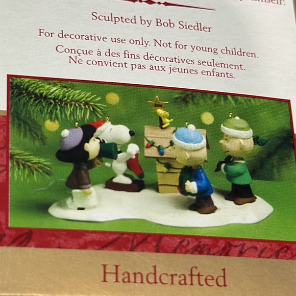 Peanuts “Linus” ornament #4 in series of 5 - Picture 3 of 3